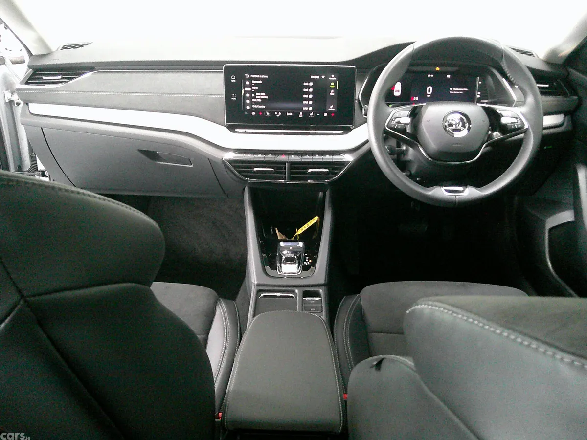 Skoda Octavia Hatchback, Diesel, 2023, Silver