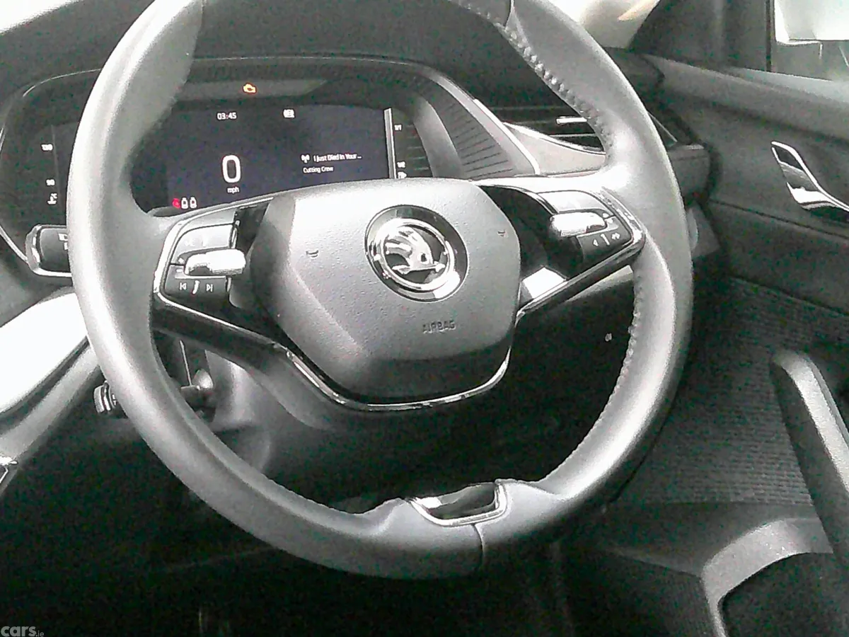 Skoda Octavia Hatchback, Diesel, 2023, Silver