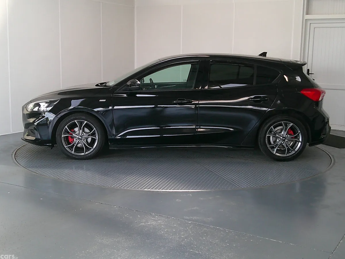Ford Focus Hatchback, Diesel, 2020, Black