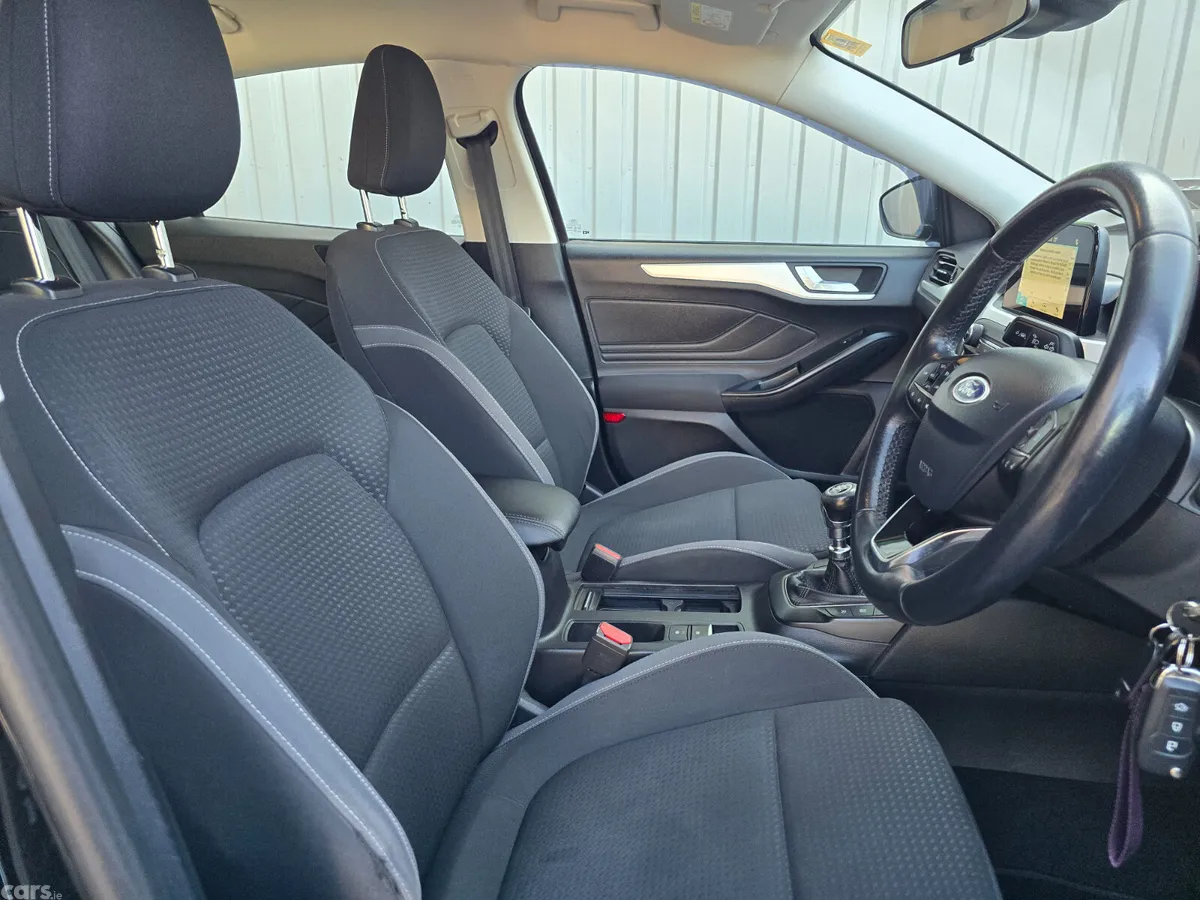 Ford Focus Hatchback, Petrol, 2019, Black