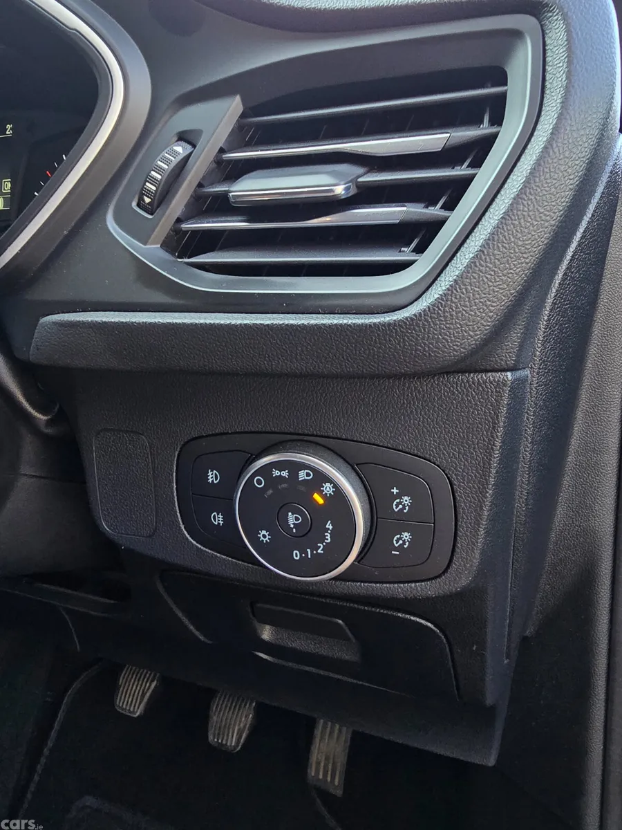 Ford Focus Hatchback, Petrol, 2019, Black