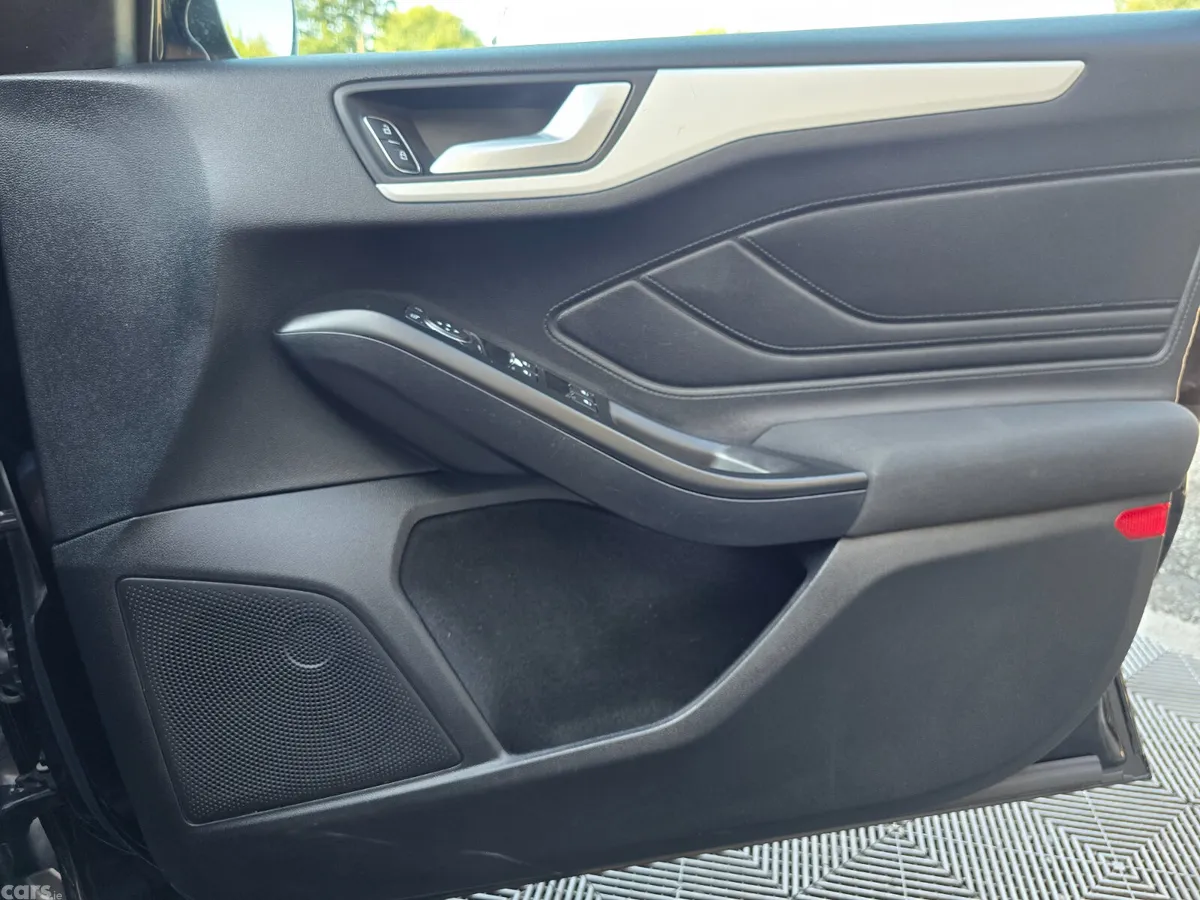 Ford Focus Hatchback, Petrol, 2019, Black