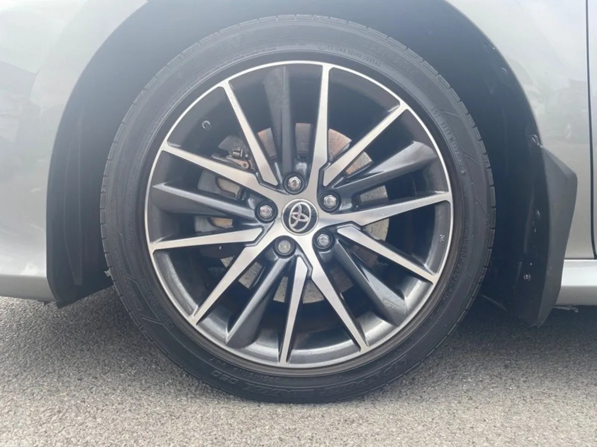 Toyota Camry Saloon, Petrol Hybrid, 2023, Silver