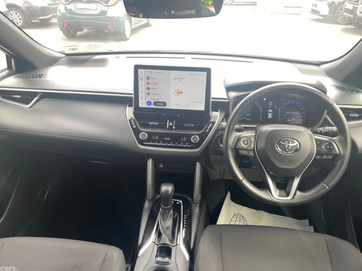 Toyota Corolla Cross Hatchback, Petrol Hybrid, 2024, Silver
