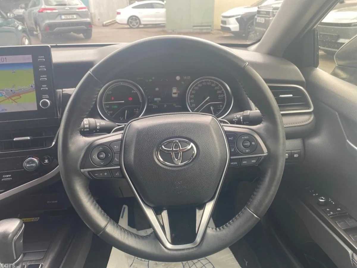 Toyota Camry Saloon, Petrol Hybrid, 2023, Silver