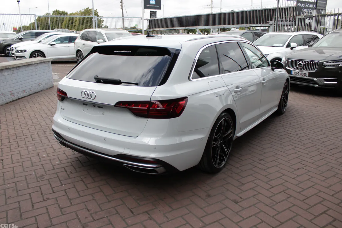 Audi A4 Estate, Petrol, 2023, White