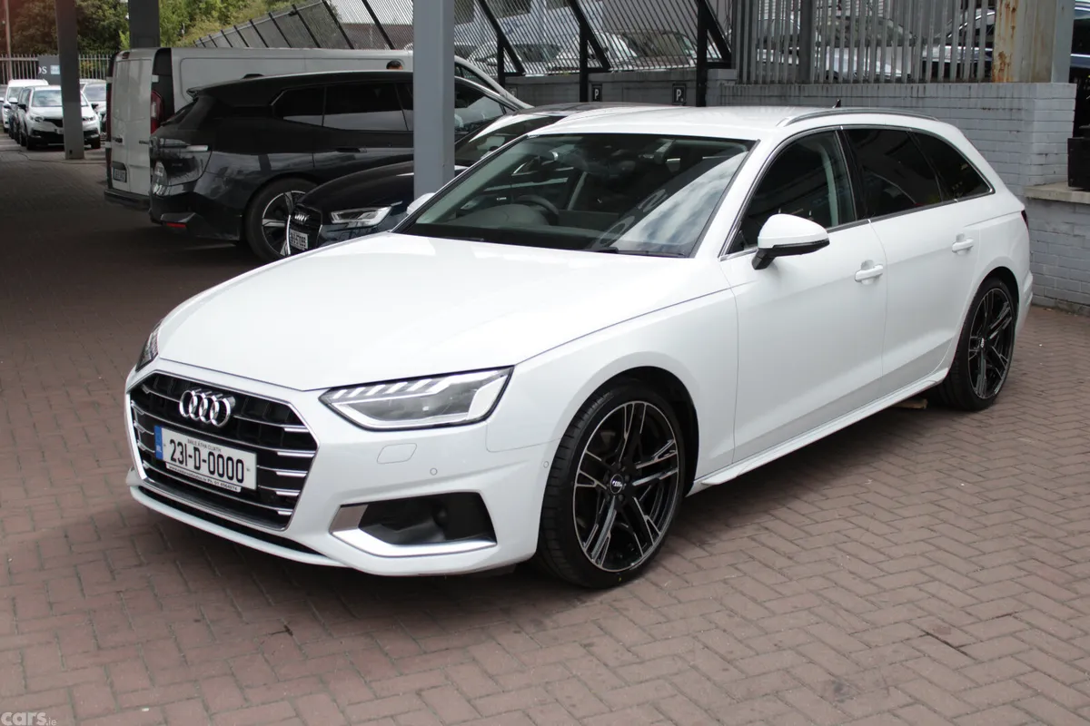 Audi A4 Estate, Petrol, 2023, White