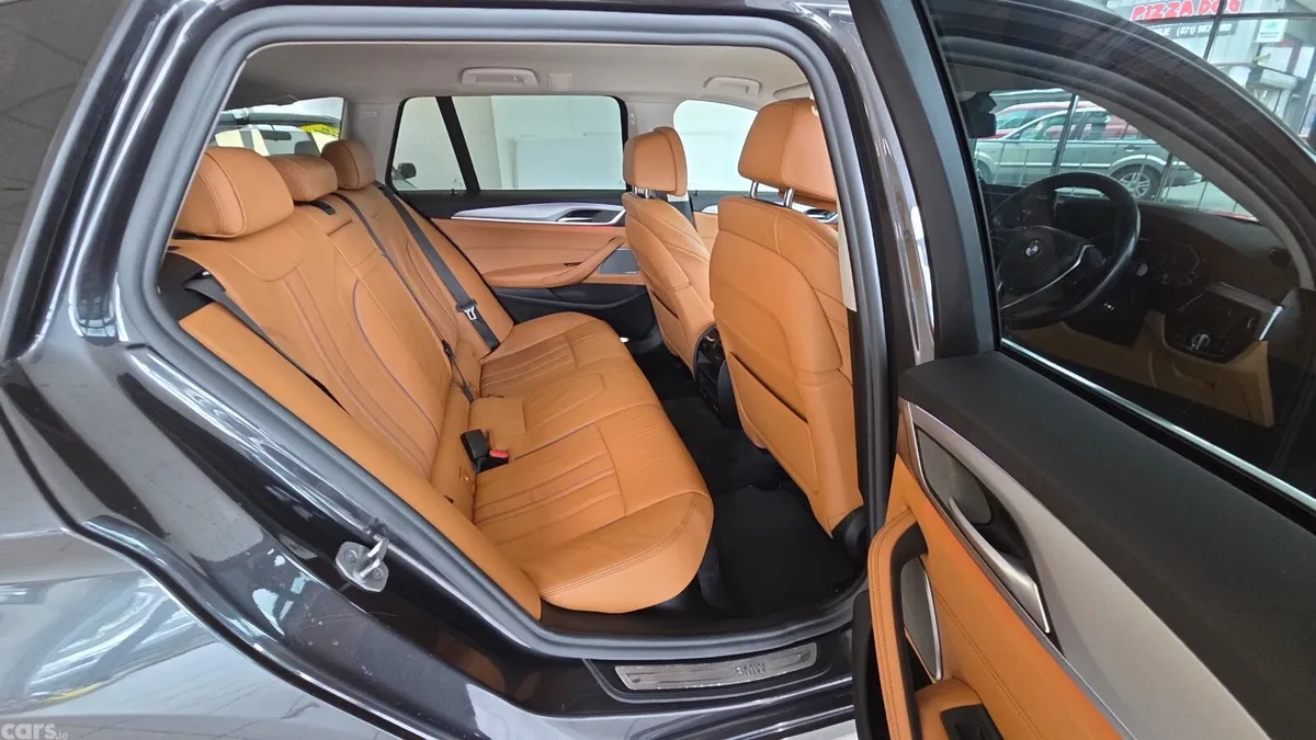 BMW 5-Series Estate, Petrol Plug-in Hybrid, 2021, Grey