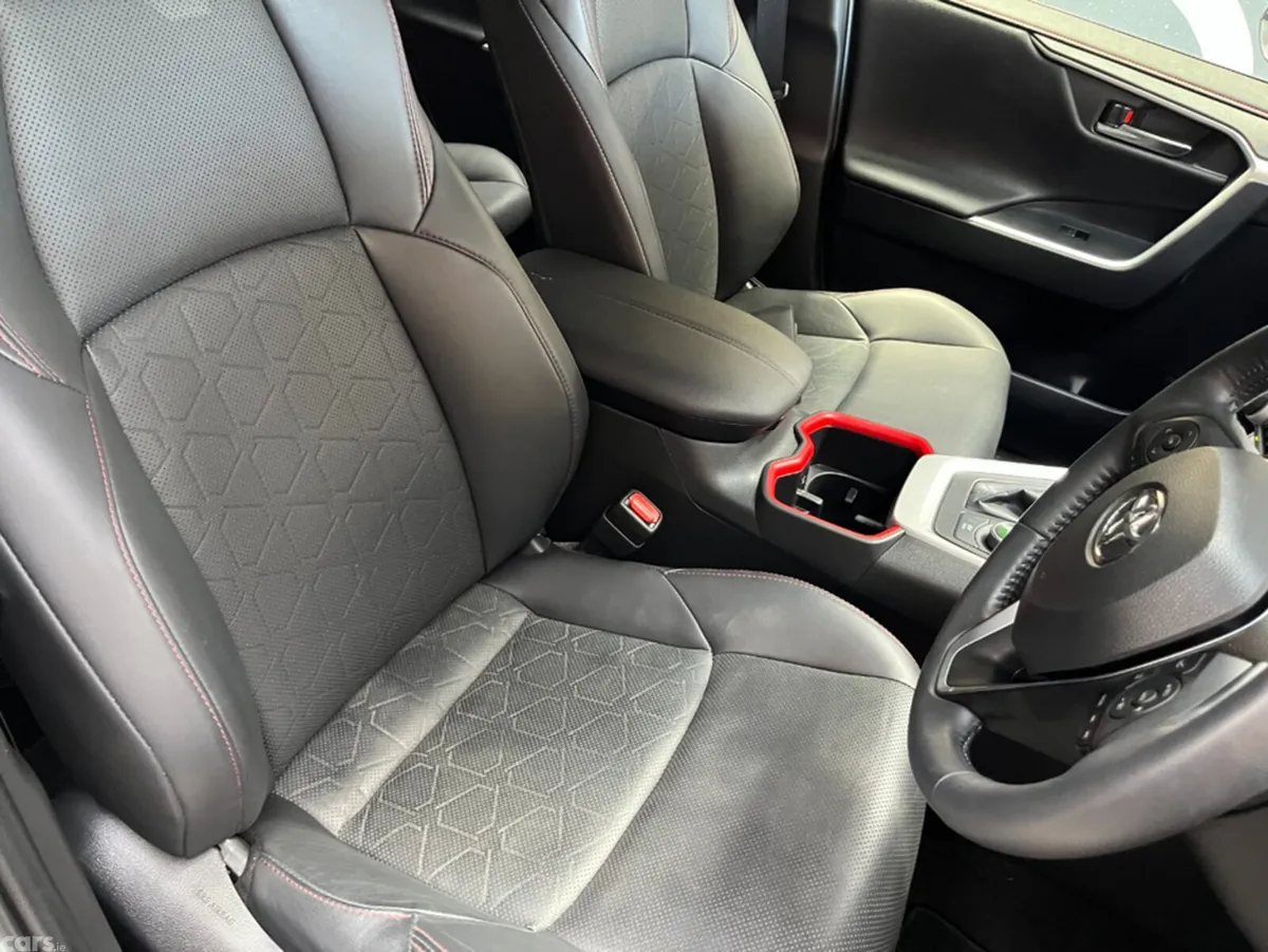 Toyota RAV4 SUV, Petrol Hybrid, 2024, Green