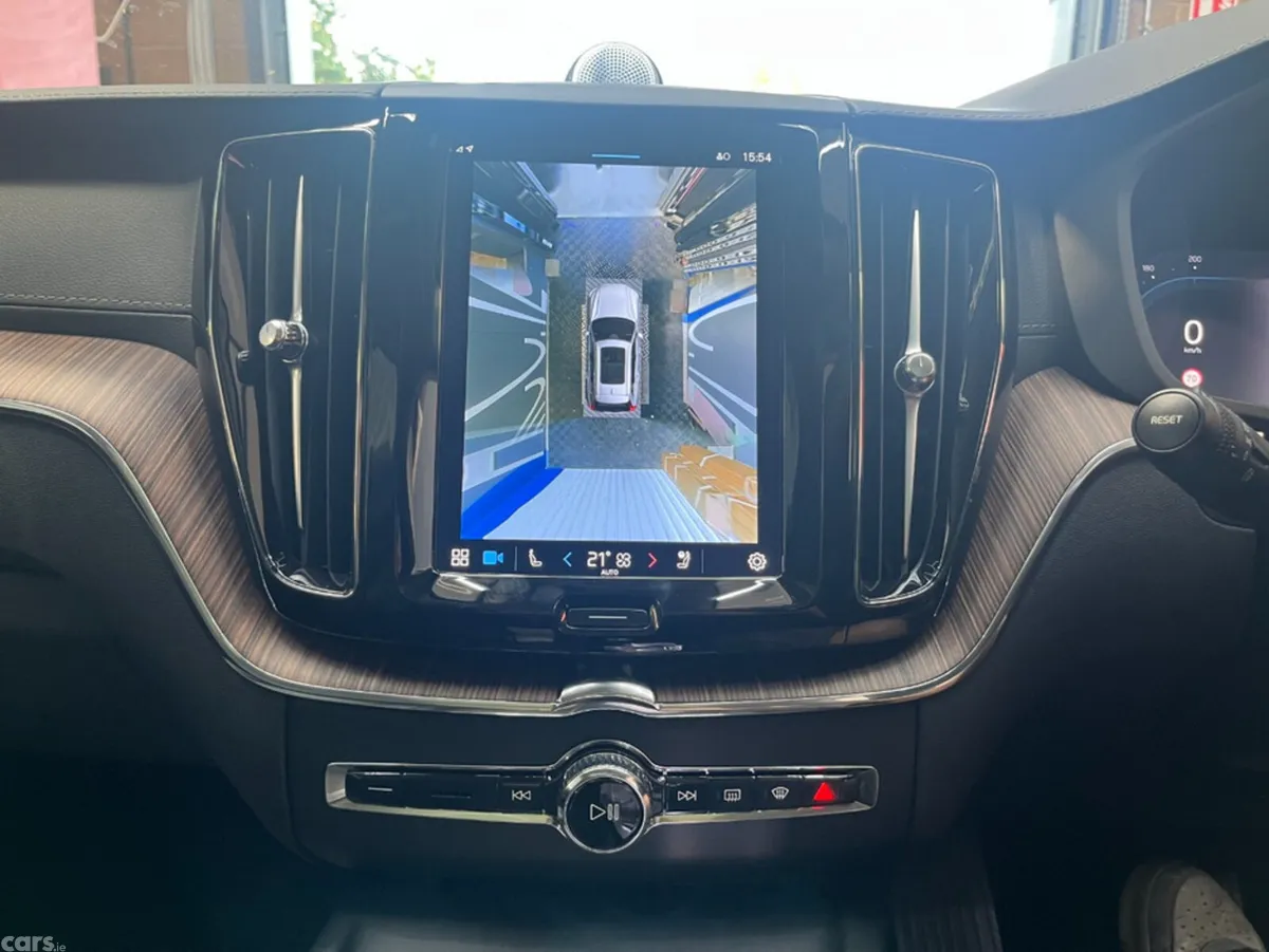 Volvo XC60 SUV, Petrol Plug-in Hybrid, 2024, Red