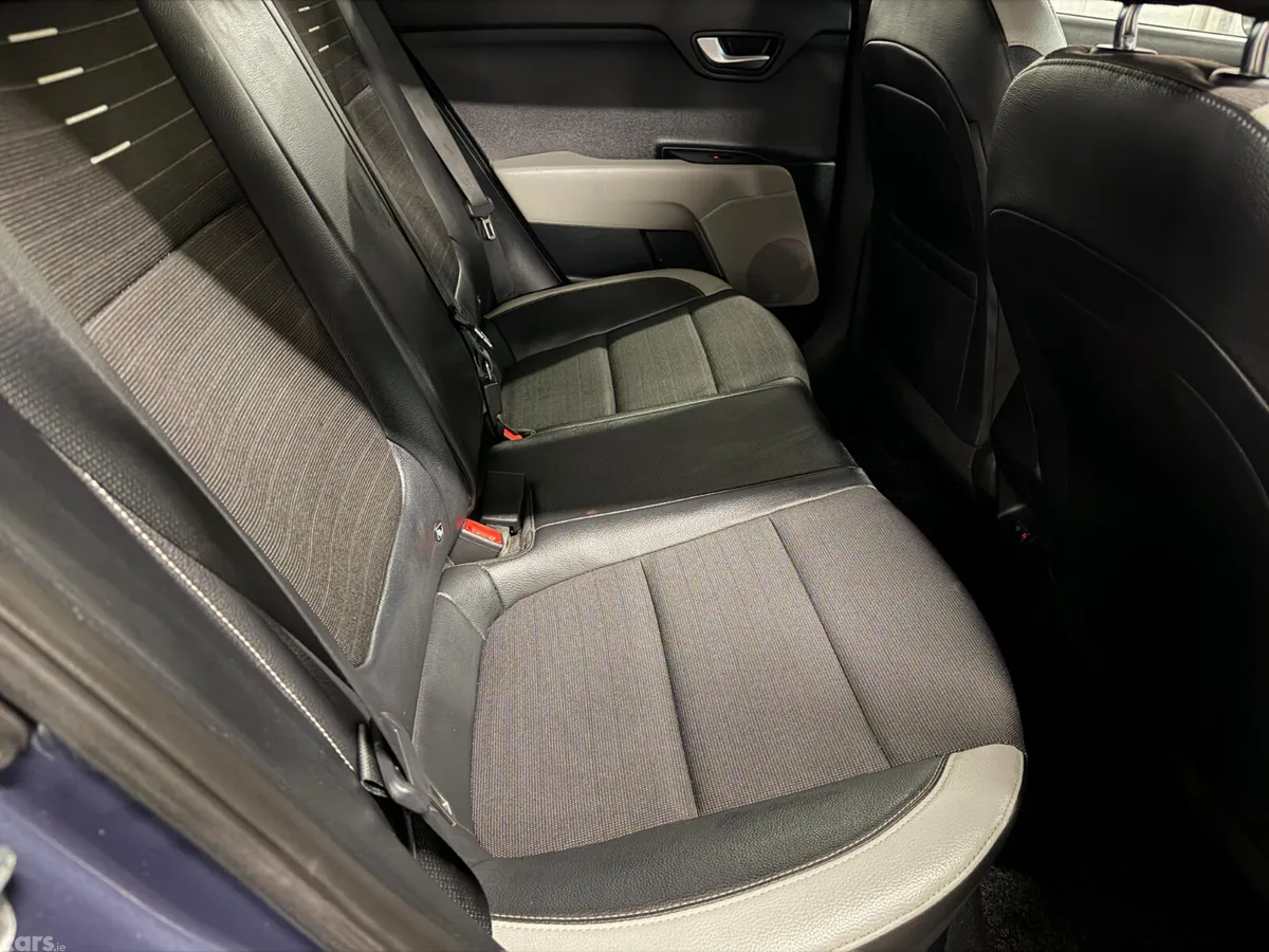 Kia Stonic Hatchback, Petrol, 2021, Blue
