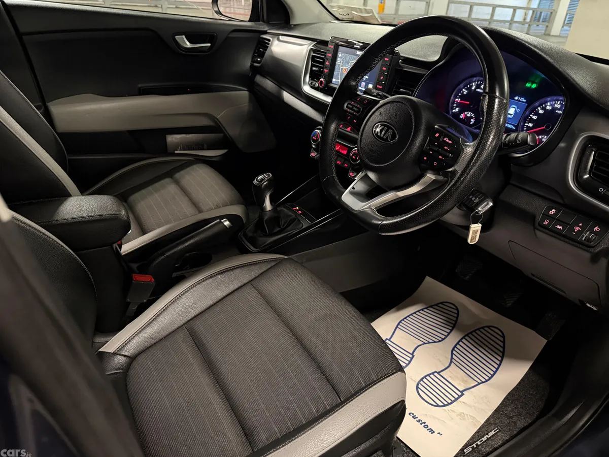 Kia Stonic Hatchback, Petrol, 2021, Blue