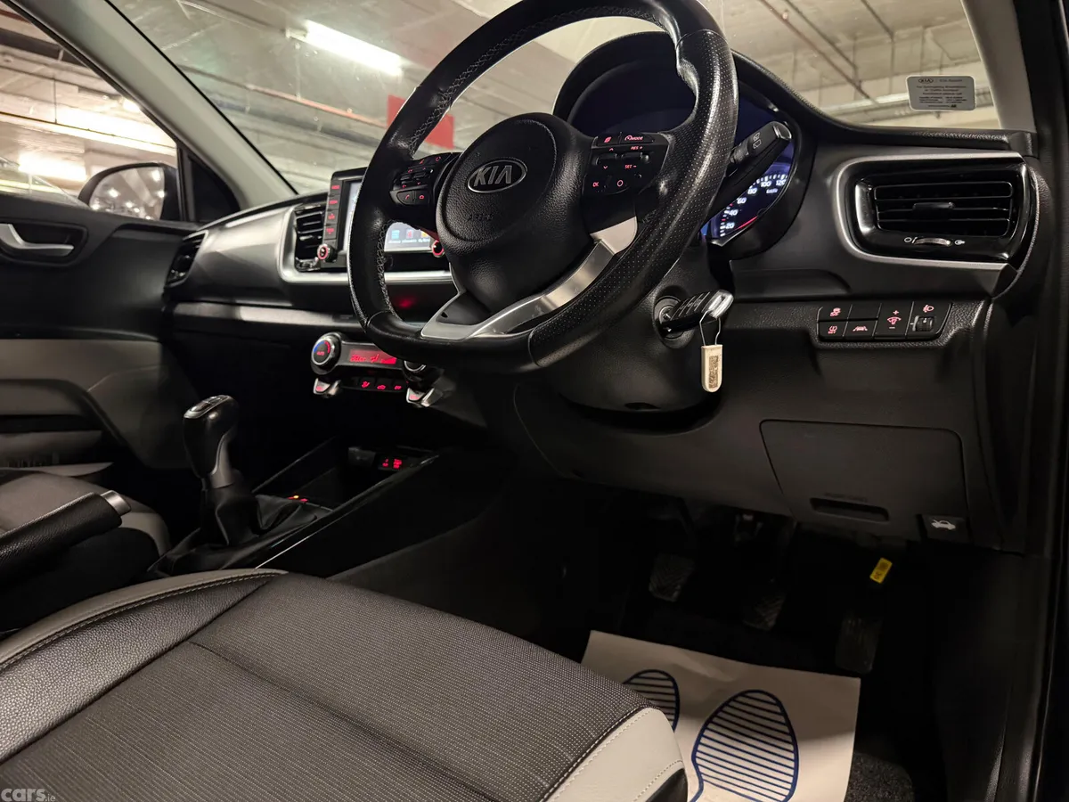 Kia Stonic Hatchback, Petrol, 2021, Blue