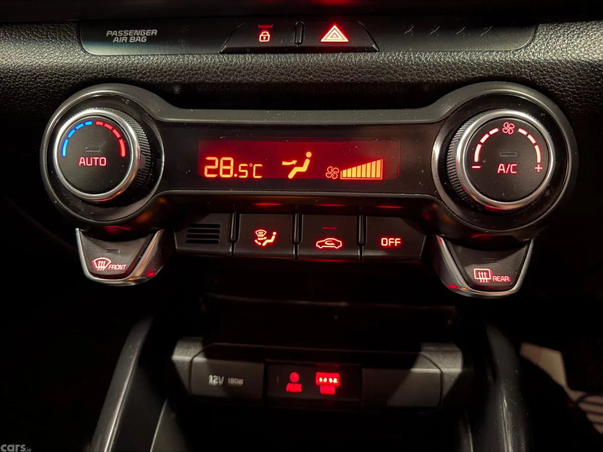 Kia Stonic Hatchback, Petrol, 2021, Blue