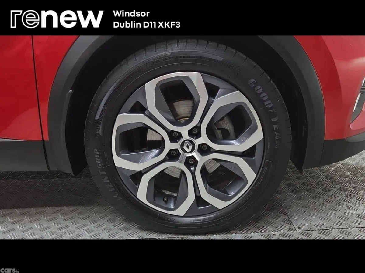 Renault Captur Hatchback, Petrol Hybrid, 2024, Red