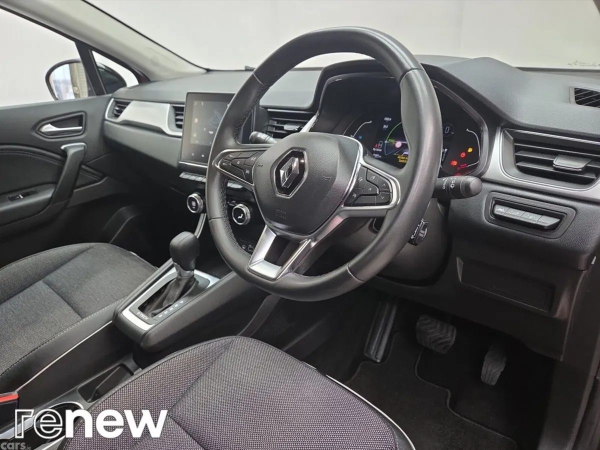 Renault Captur Hatchback, Petrol Hybrid, 2024, Red