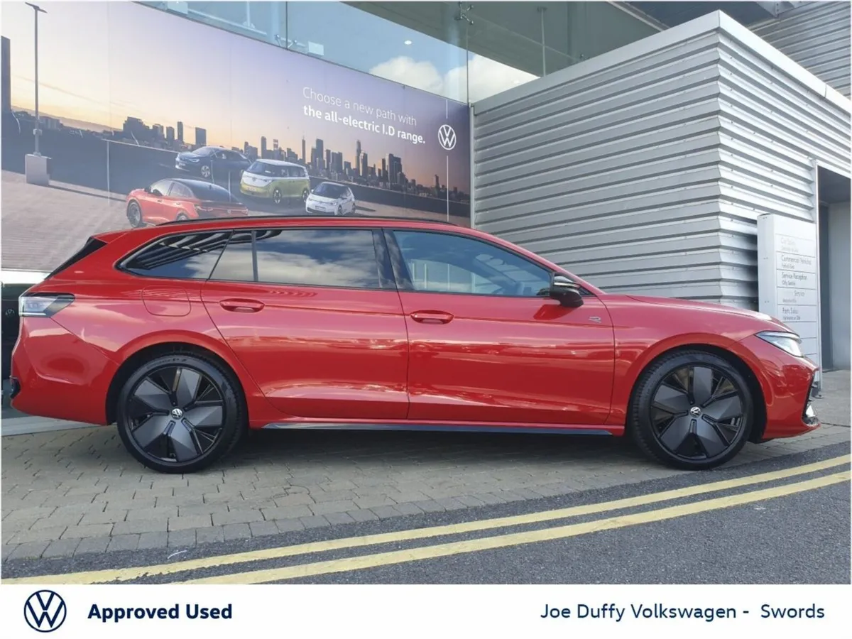 Volkswagen Passat Estate, Diesel, 2026, Red