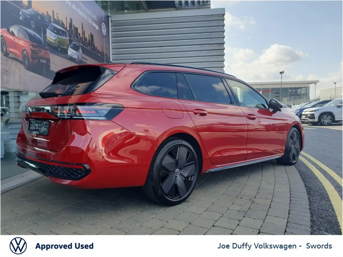 Volkswagen Passat Estate, Diesel, 2026, Red