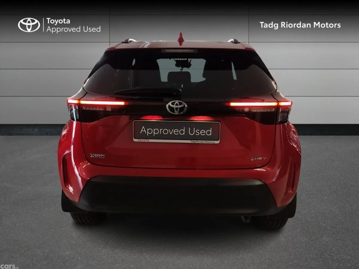 Toyota Yaris Cross Hatchback, Petrol Hybrid, 2024, Red