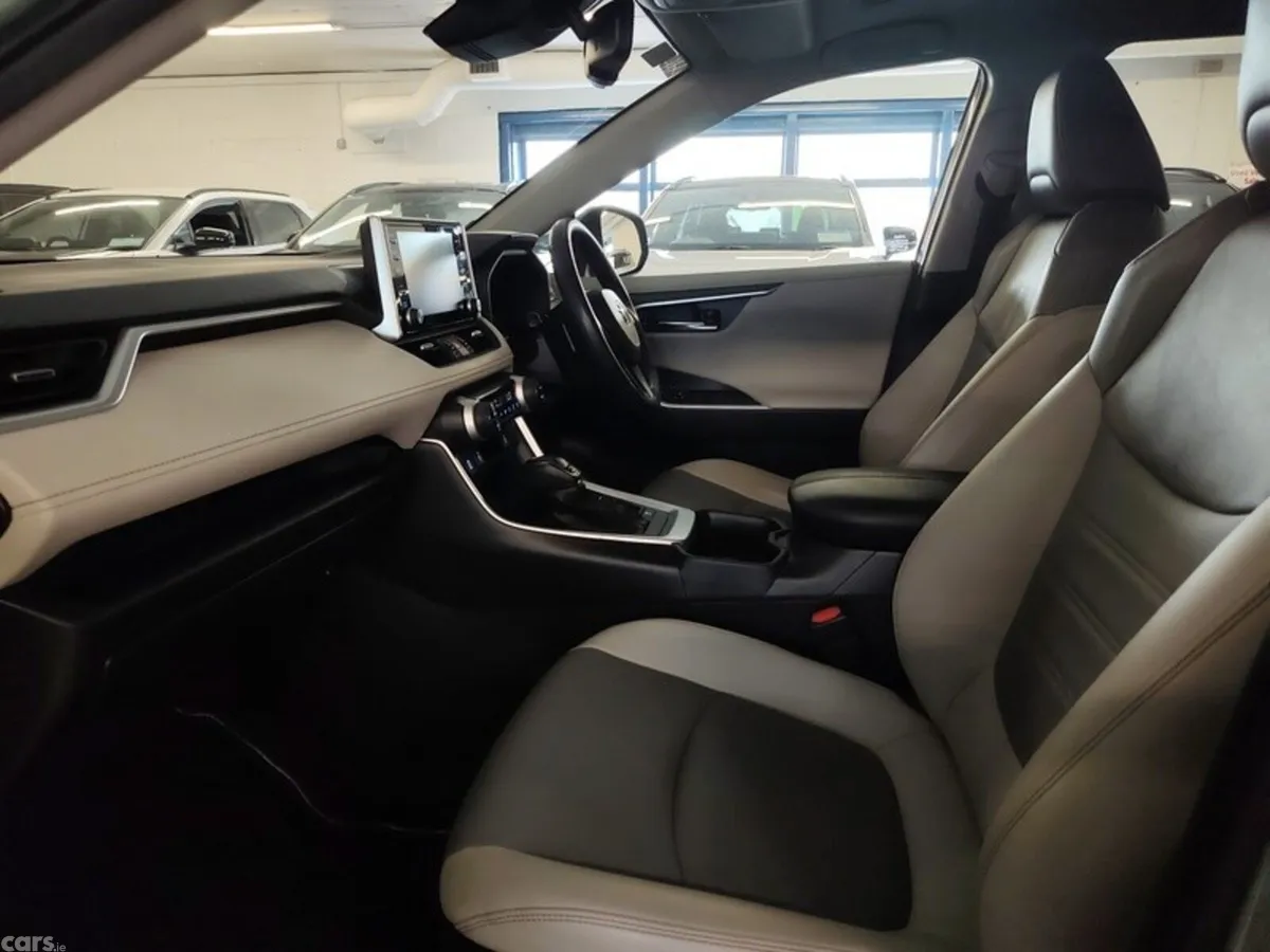 Toyota RAV4 SUV, Petrol Hybrid, 2022, Green