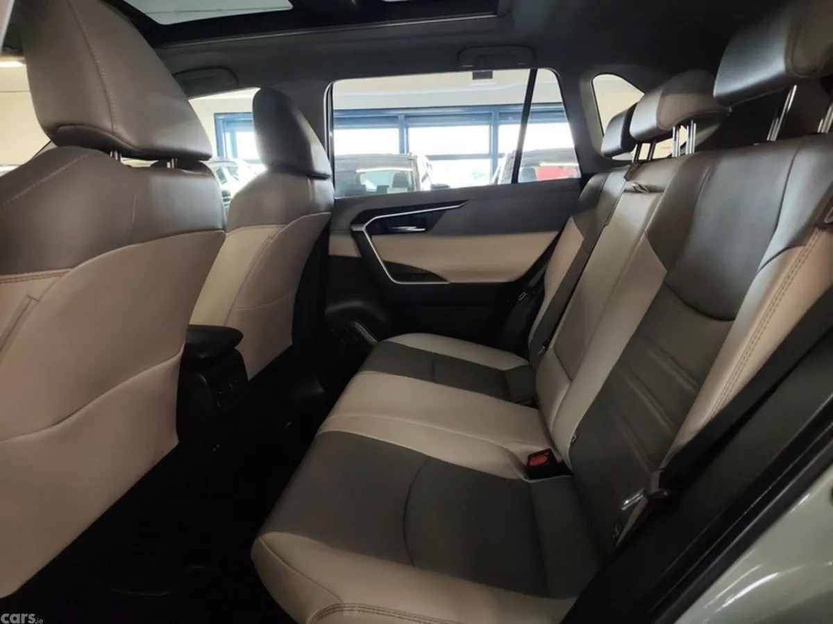 Toyota RAV4 SUV, Petrol Hybrid, 2022, Green