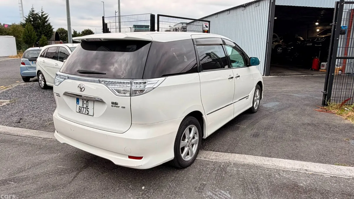 Toyota Estima MPV, Petrol Hybrid, 2011, White