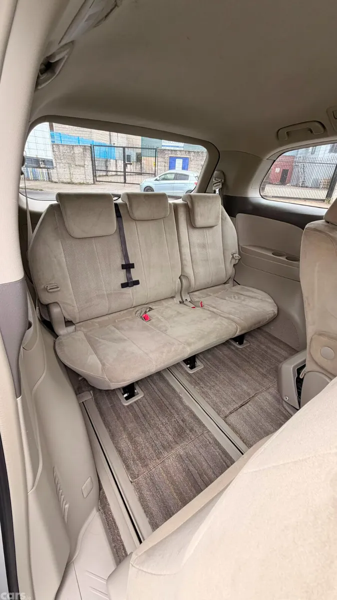Toyota Estima MPV, Petrol Hybrid, 2011, White