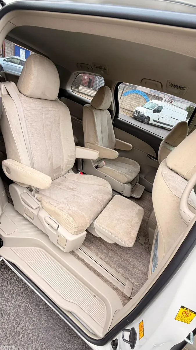 Toyota Estima MPV, Petrol Hybrid, 2011, White