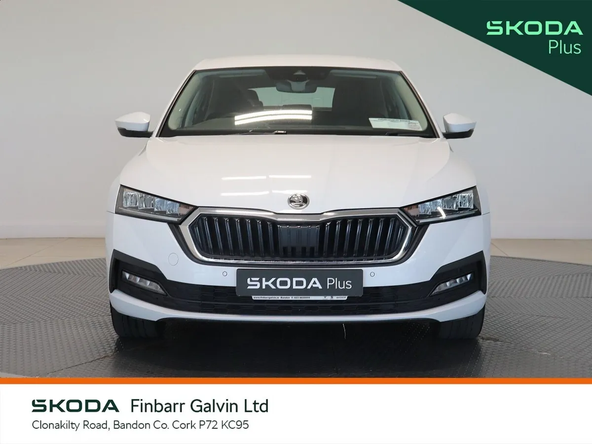 Skoda Octavia Saloon, Diesel, 2023, White