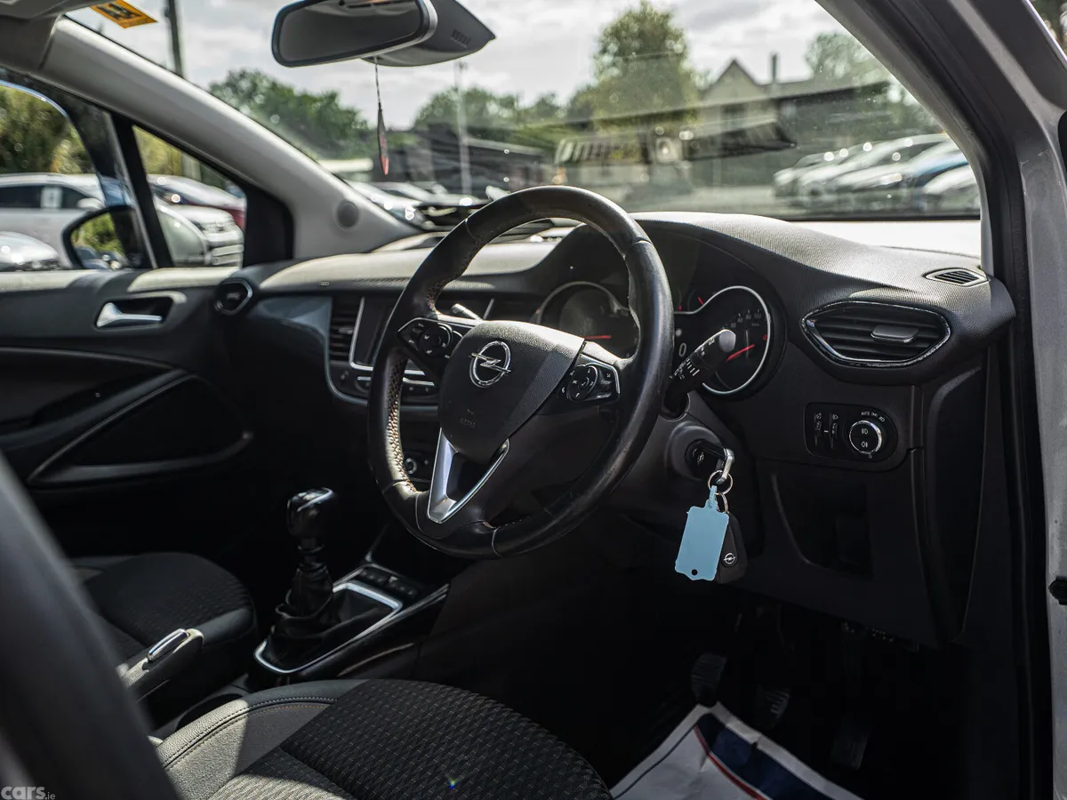 Opel Crossland X SUV, Diesel, 2021, Grey