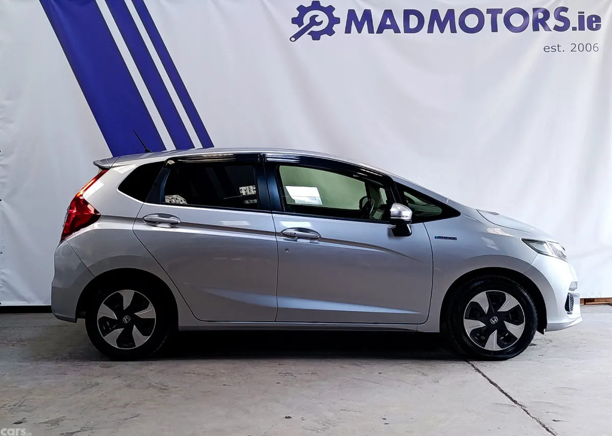 Honda Fit Hatchback, Petrol Hybrid, 2018, Silver