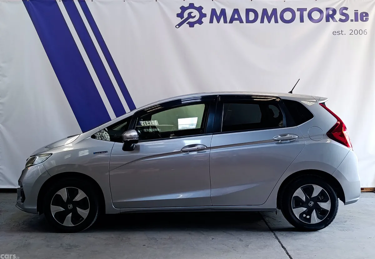 Honda Fit Hatchback, Petrol Hybrid, 2018, Silver