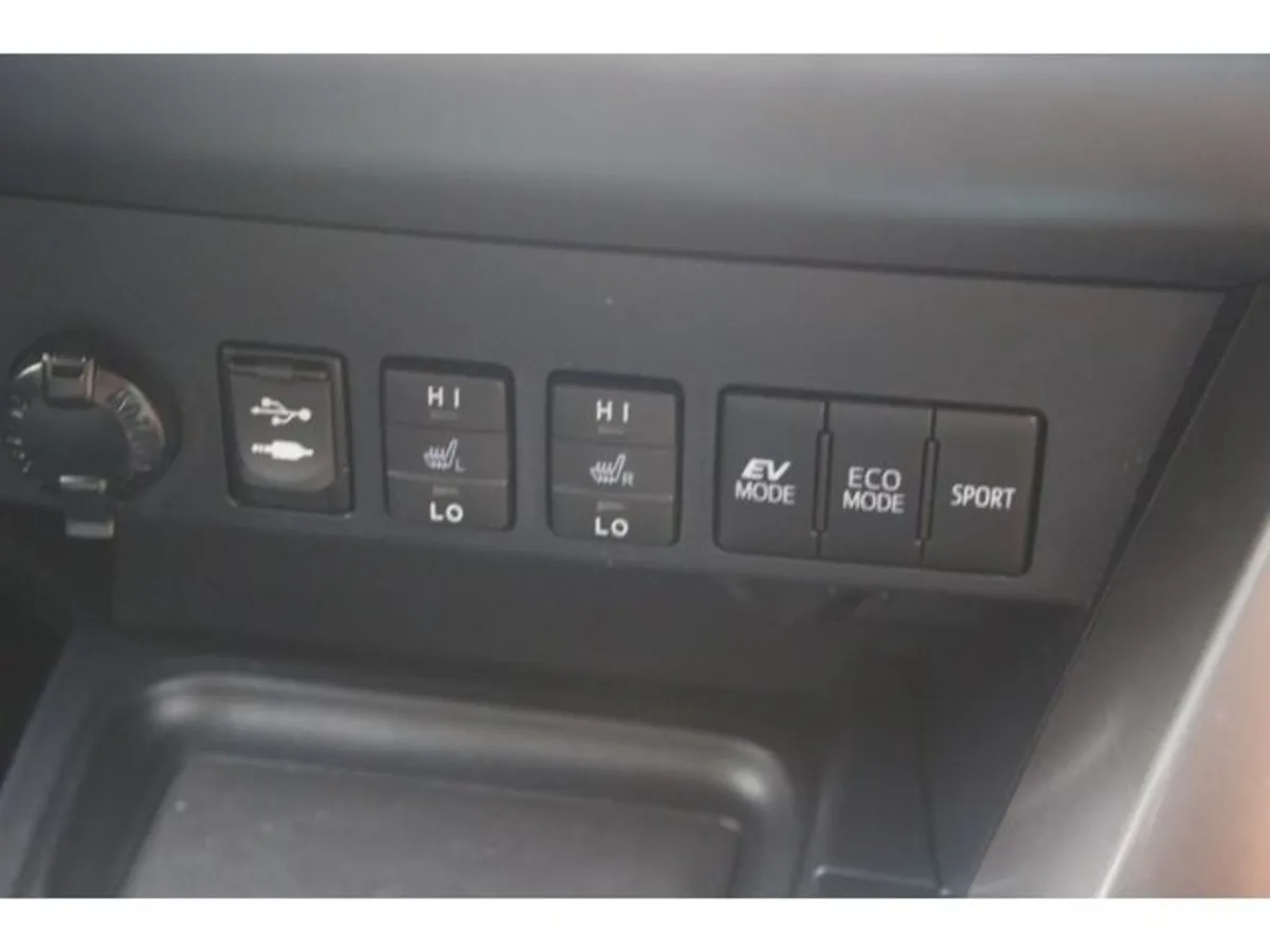 Toyota RAV4 Estate, Petrol Hybrid, 2016, Silver