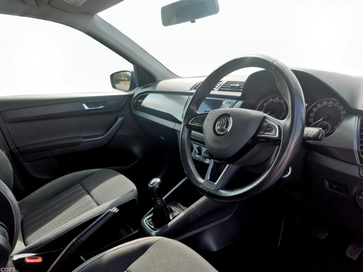 Skoda Fabia Hatchback, Petrol, 2020, Blue