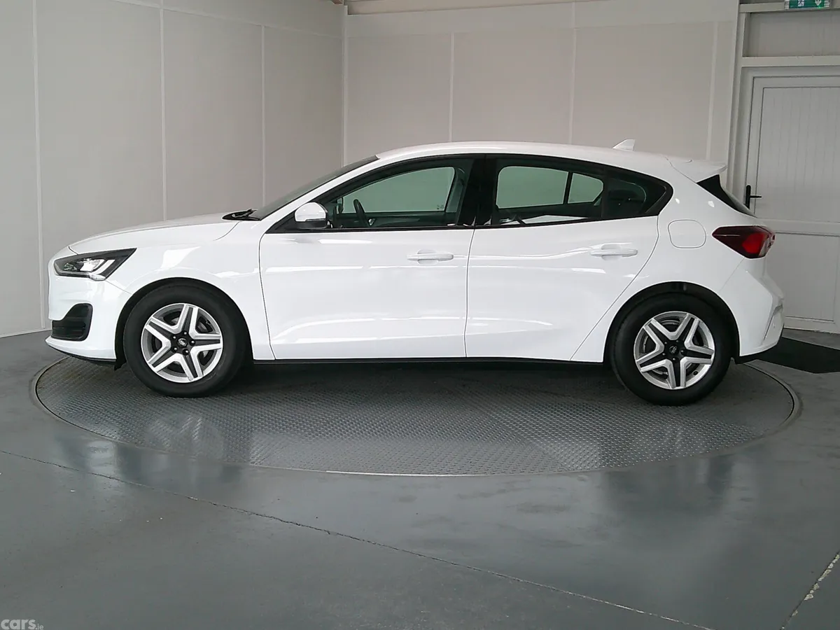 Ford Focus Hatchback, Diesel, 2022, White
