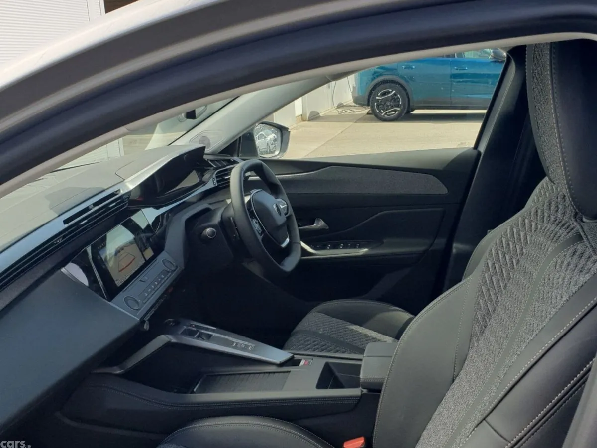 Peugeot 308 Hatchback, Petrol Hybrid, 2026, Green