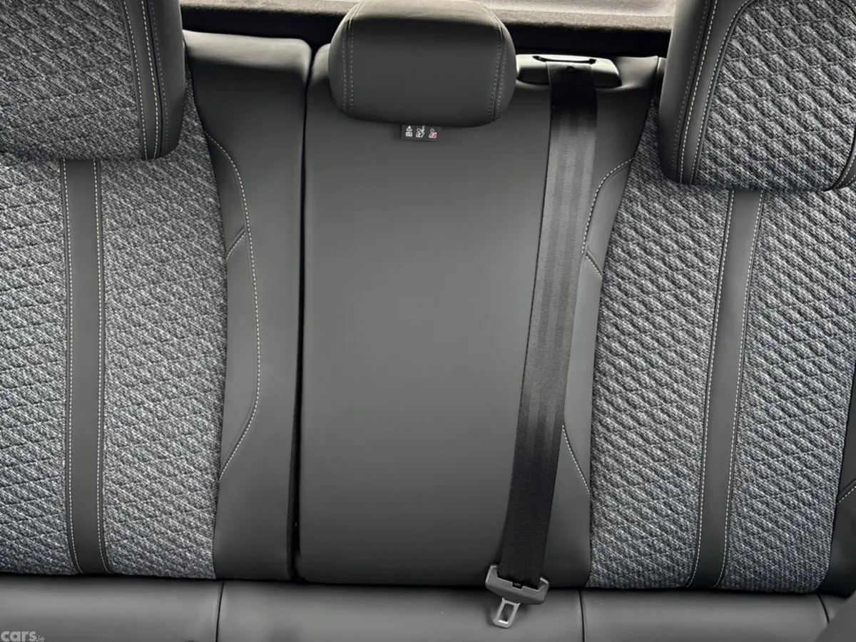 Peugeot 308 Hatchback, Petrol Hybrid, 2026, Green