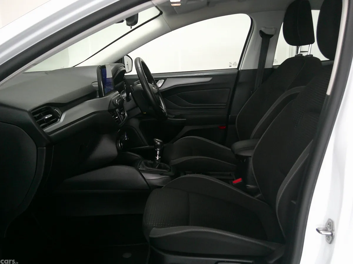 Ford Focus Hatchback, Diesel, 2022, White