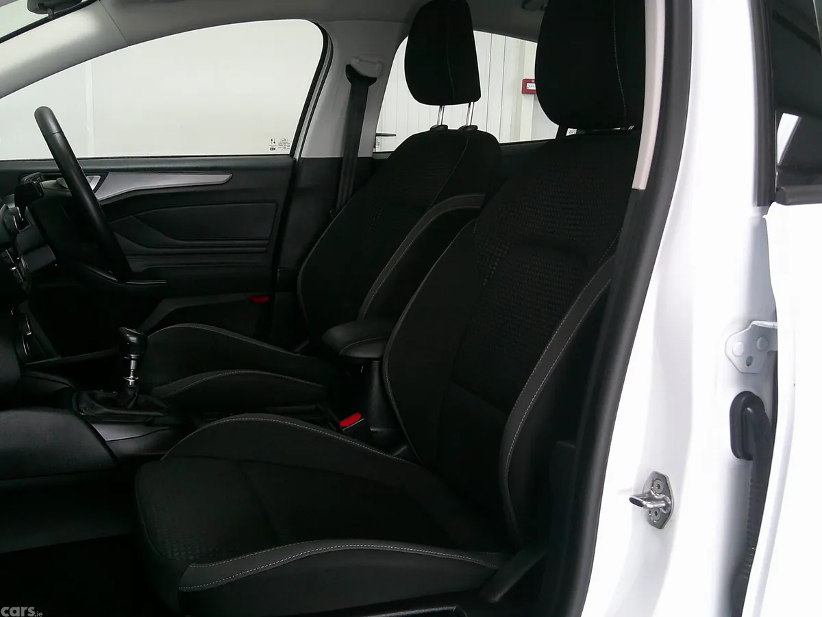 Ford Focus Hatchback, Diesel, 2022, White