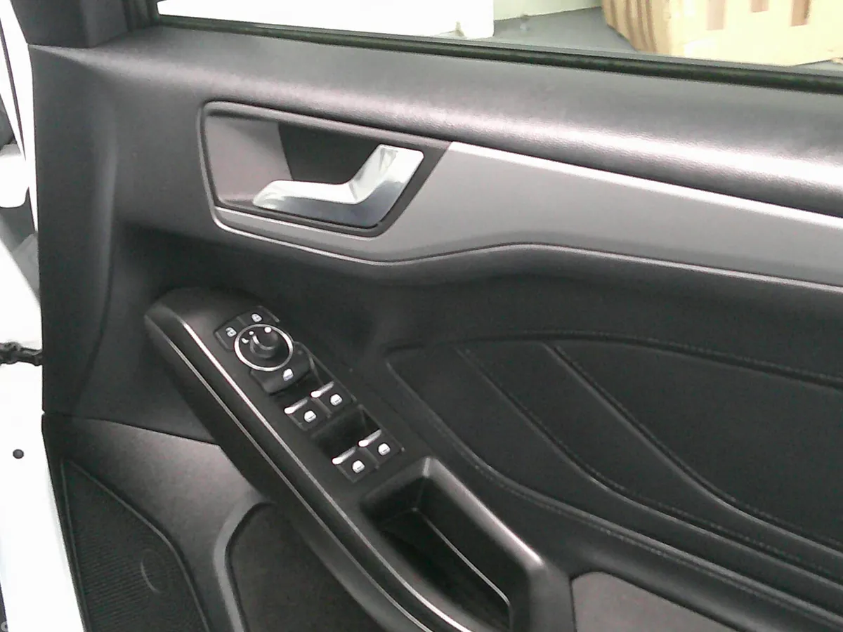 Ford Focus Hatchback, Diesel, 2022, White