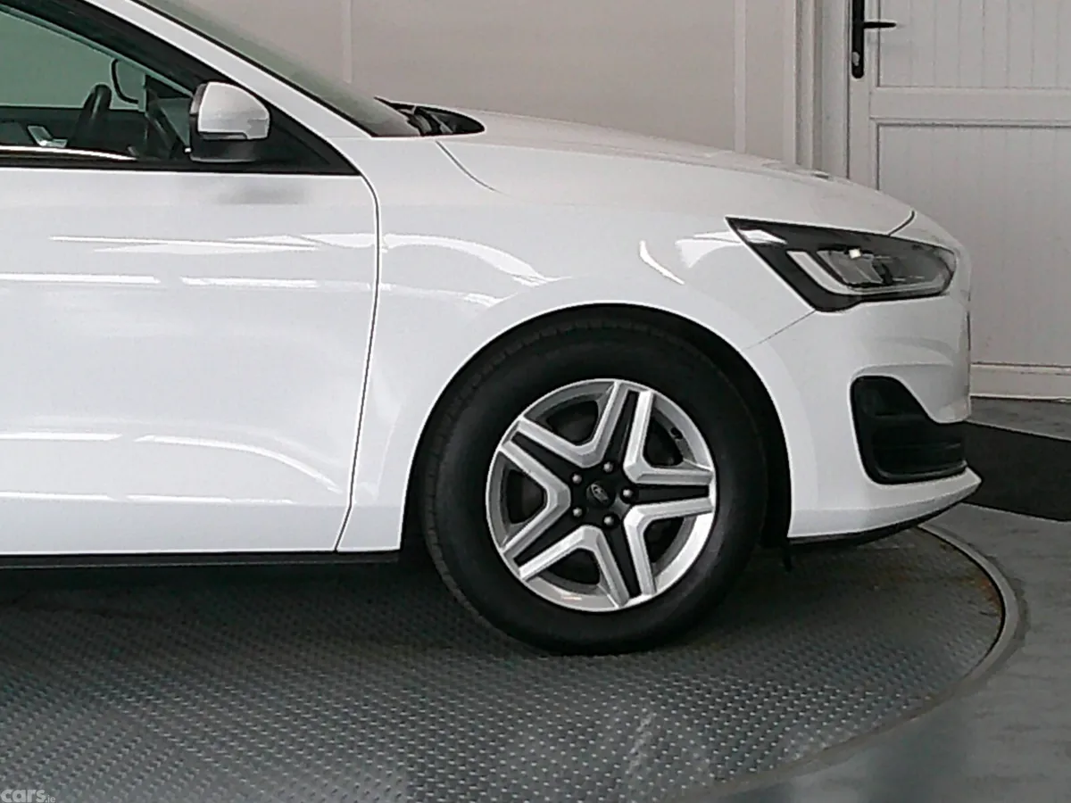 Ford Focus Hatchback, Diesel, 2022, White