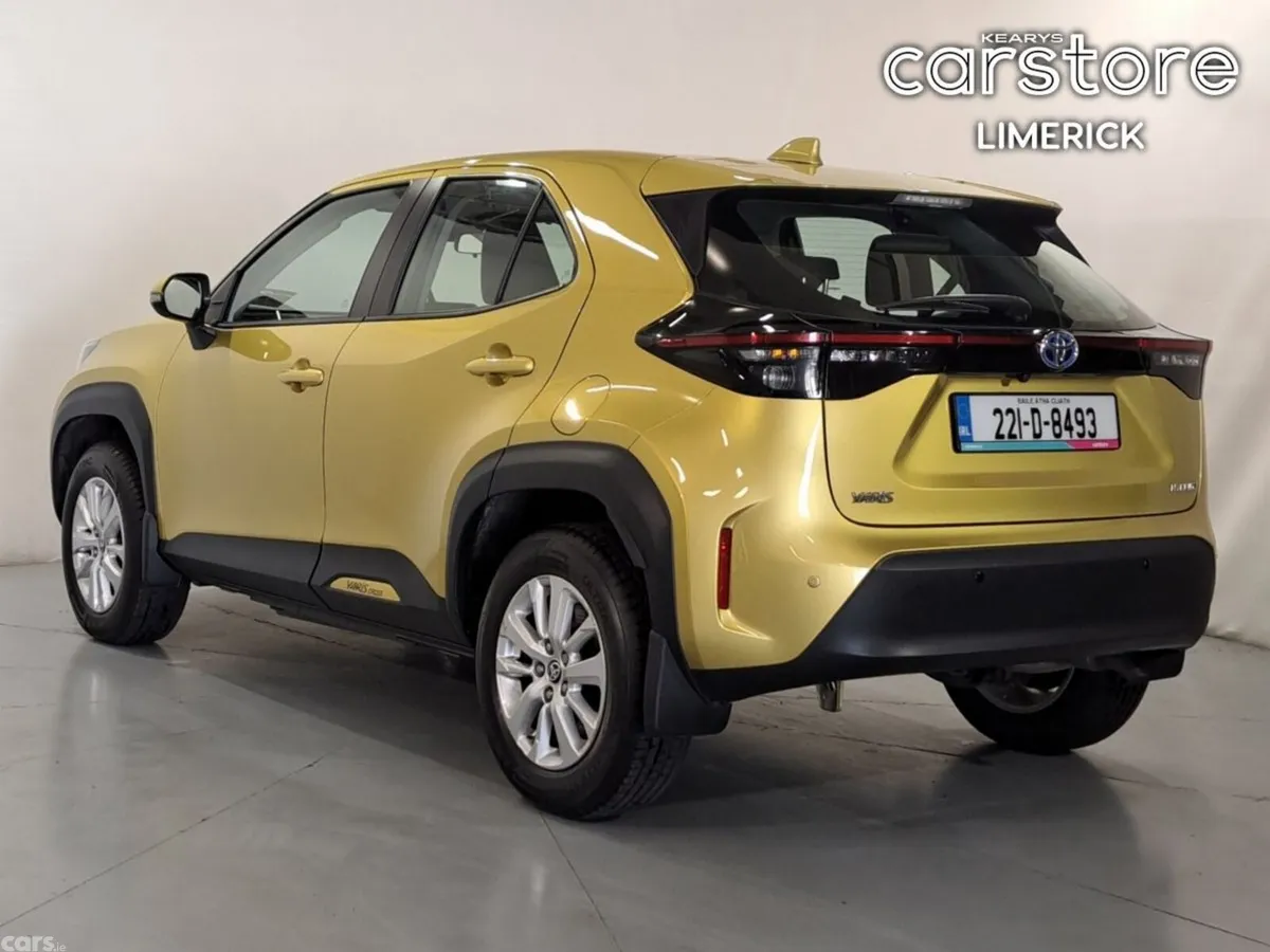 Toyota Yaris Cross Hatchback, Petrol Hybrid, 2022, Yellow