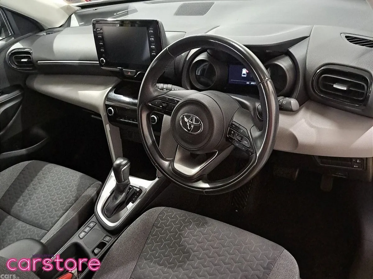 Toyota Yaris Cross Hatchback, Petrol Hybrid, 2022, Yellow