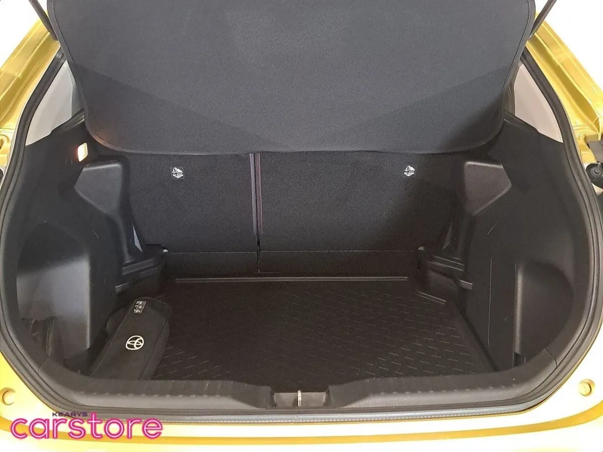 Toyota Yaris Cross Hatchback, Petrol Hybrid, 2022, Yellow