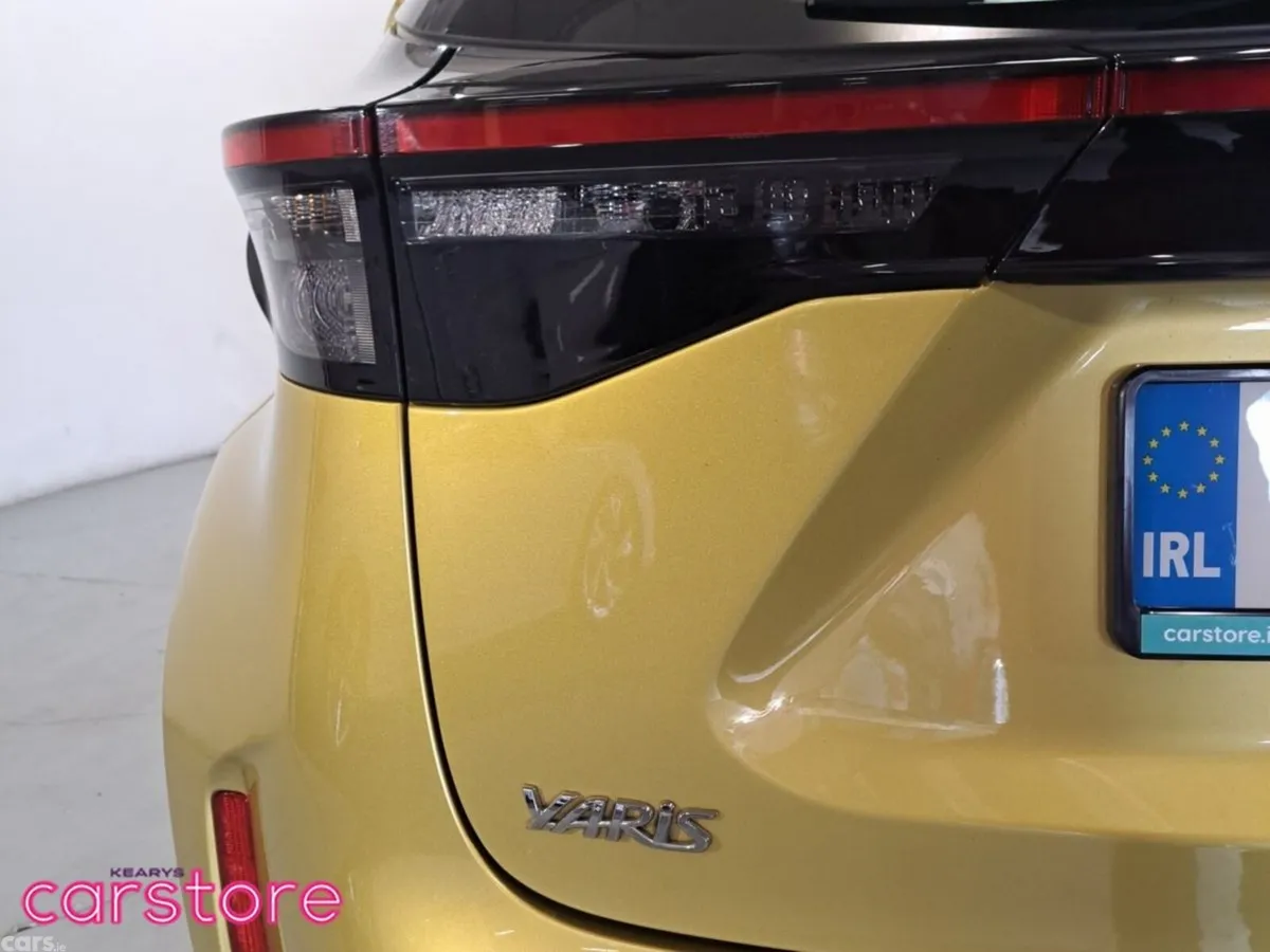 Toyota Yaris Cross Hatchback, Petrol Hybrid, 2022, Yellow