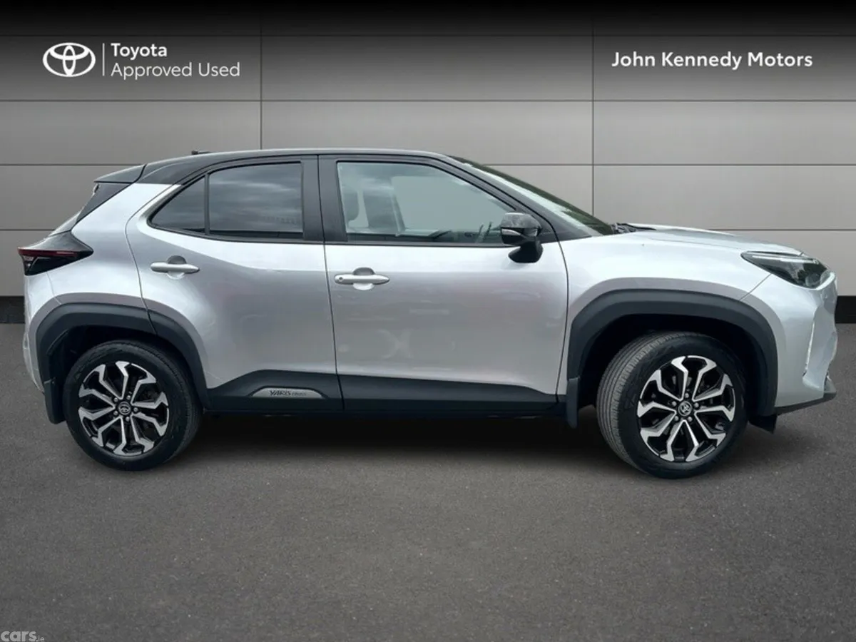 Toyota Yaris Cross Hatchback, Petrol Hybrid, 2022, Grey