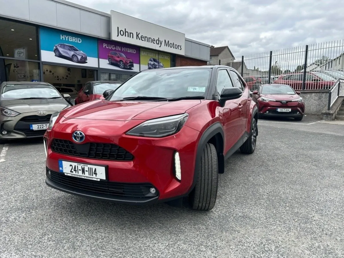 Toyota Yaris Cross Hatchback, Petrol Hybrid, 2024, Red