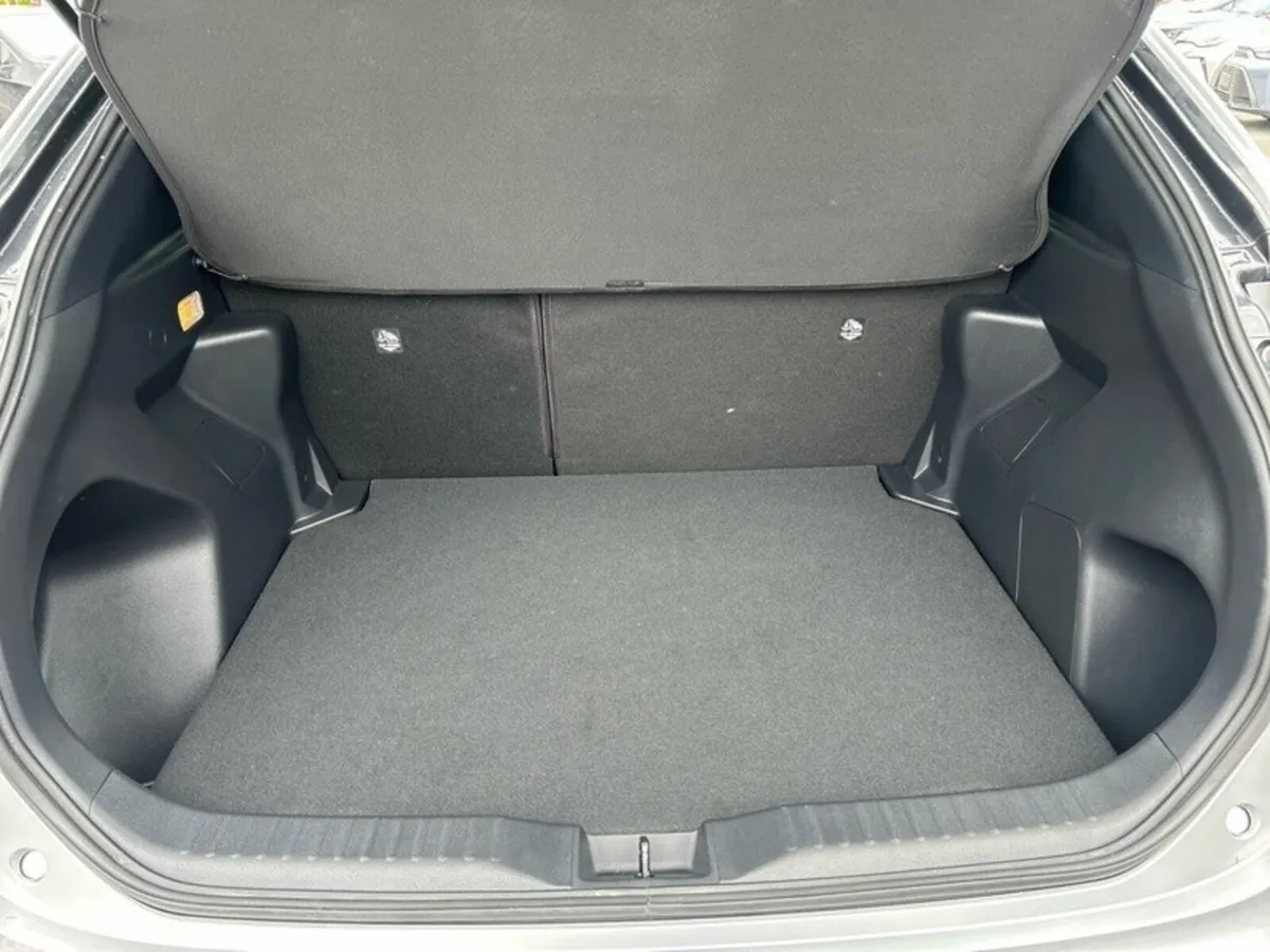 Toyota Yaris Cross Hatchback, Petrol Hybrid, 2022, Grey