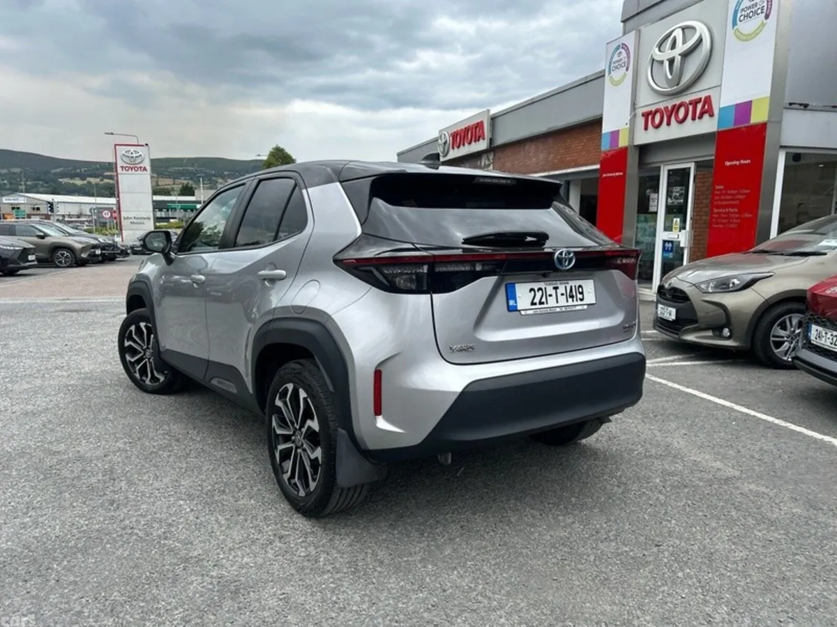 Toyota Yaris Cross Hatchback, Petrol Hybrid, 2022, Grey