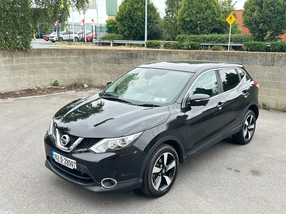 Nissan Qashqai Hatchback, Diesel, 2016, Black